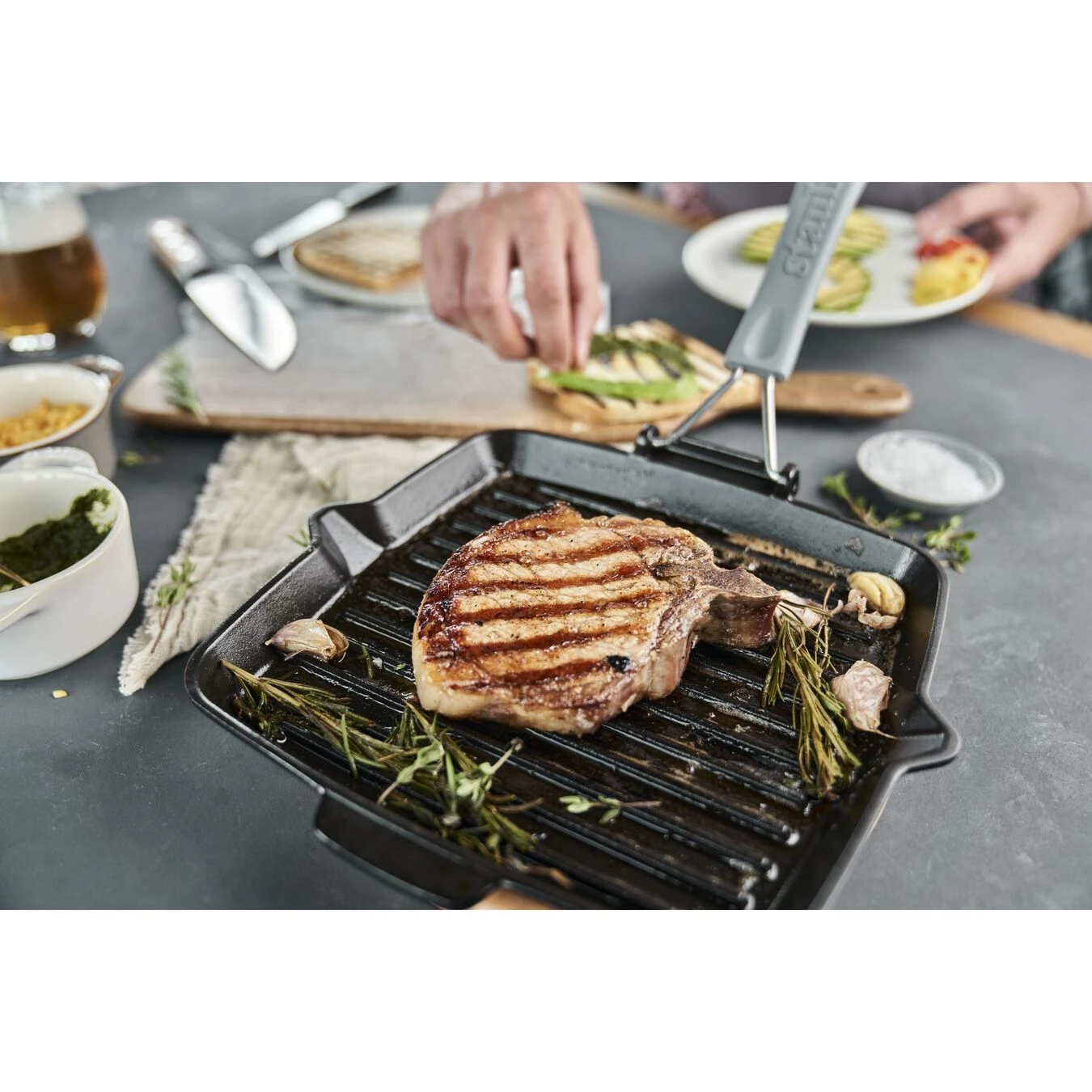 Staub Grillpan Met Schenktuit 24 X 24 Cm, Zwart - Afbeelding 3